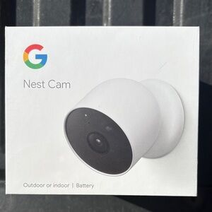 Google Nest Cam - Black and White
